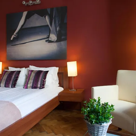 Bed & Breakfast Tango House 3*