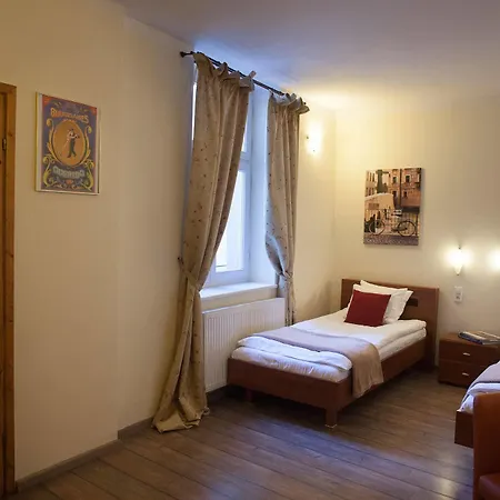 Tango House Bed & Breakfast 3*