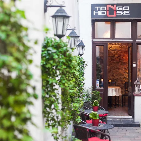Tango House