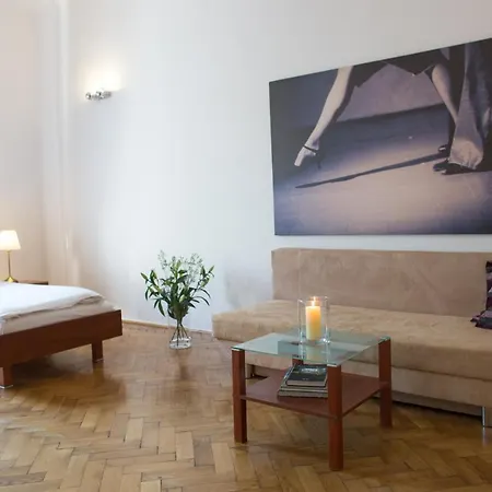 Bed and breakfast Tango House 3*